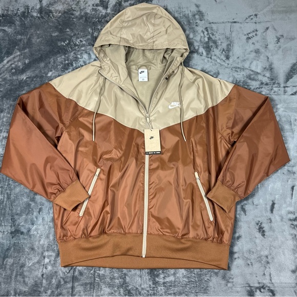 Nike Other - NWT Nike Men’s L Full Zip Brown Tan Windrunner Windbreaker Hooded Jacket Vented